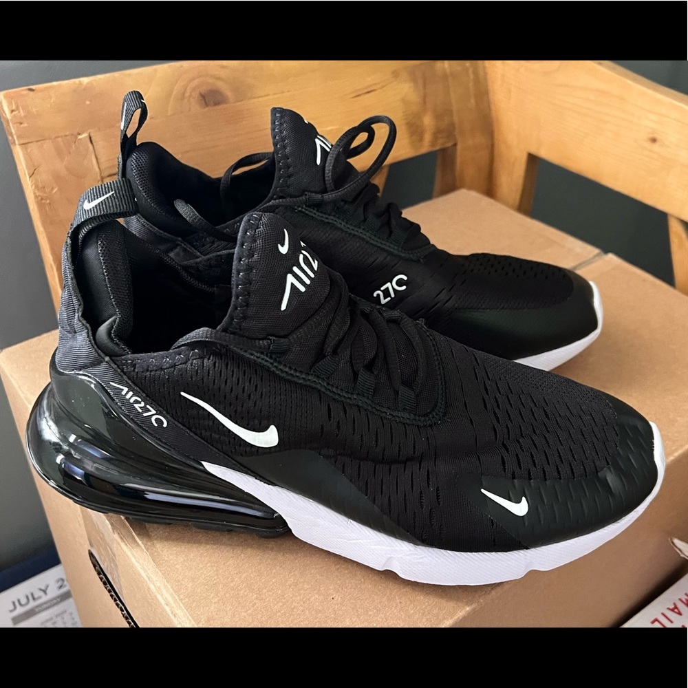 Nike Air Max 270 (Men, Black and White)